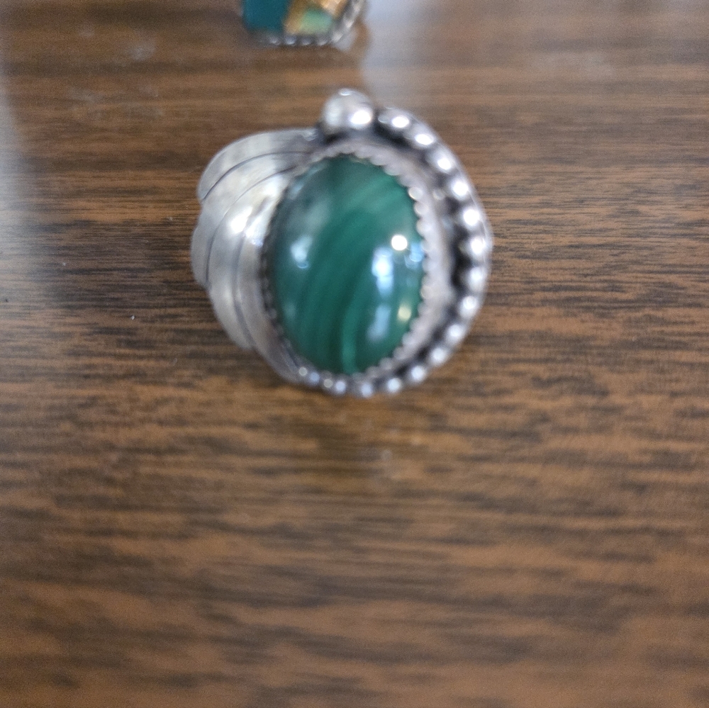 Silver Green Rings - Picture 2 of 3